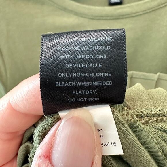 SIMPLY VERA VERA WANG | Olive Green Pleated Hem Tunic Tee Shirt | Medium - Picture 8 of 8